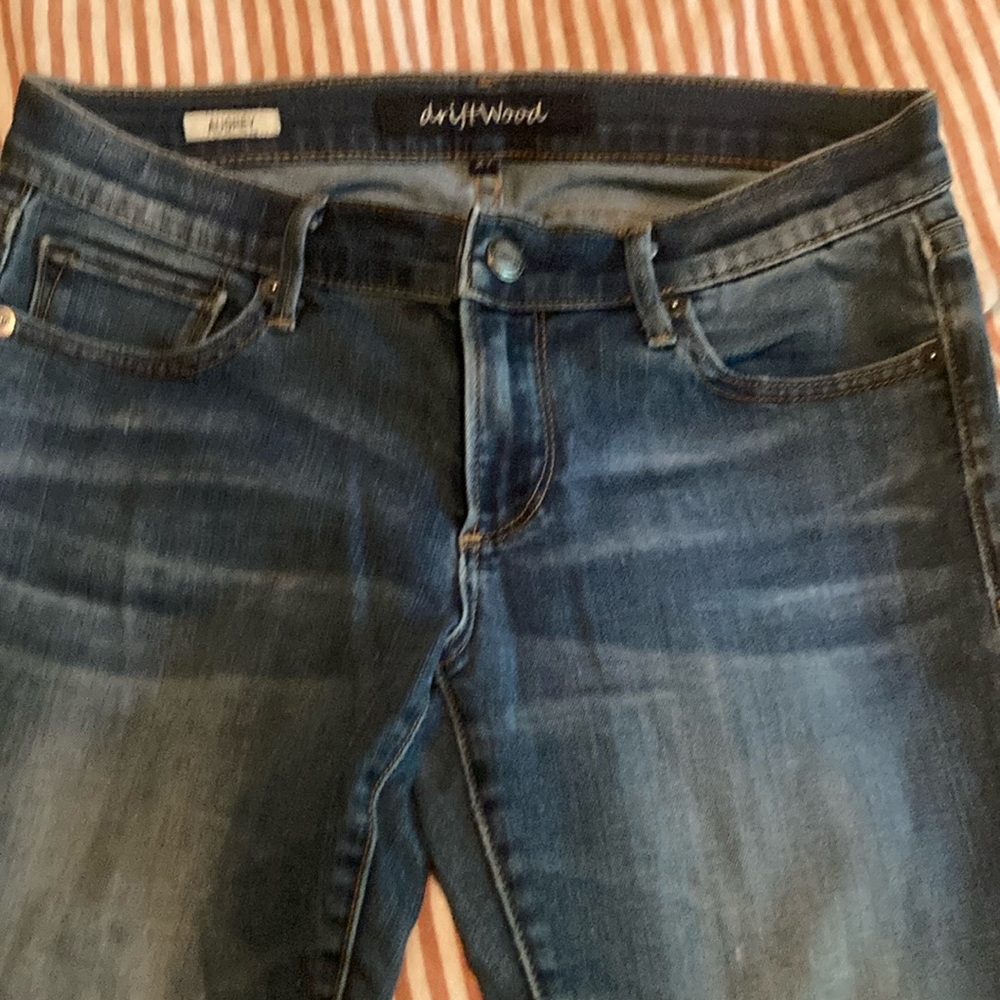 Driftwood “Audrey” straight leg denim jeans size 27-in very good used condition.